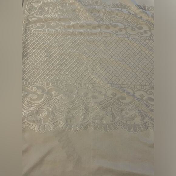 White wide scarf Lacey iridescent vintage look With beating around two sides - Picture 4 of 6